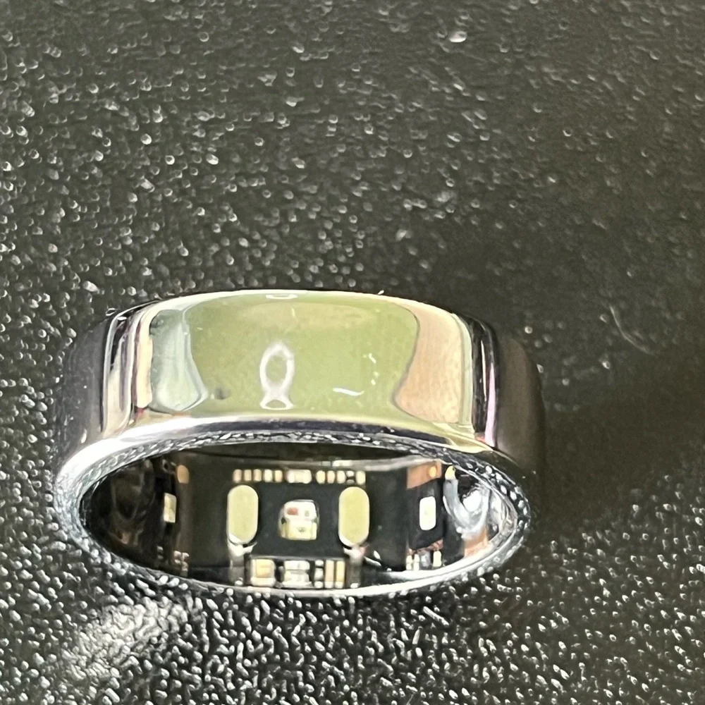 RingConn Smart Ring in Black and Silver — Sleek Health Wearable